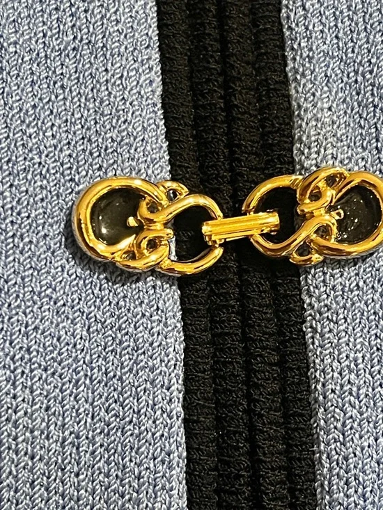 St. John Collection Light Blue Knit Top - Picture 5 of 12